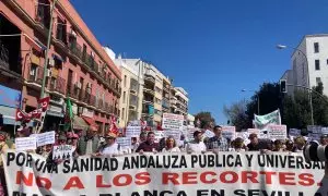 Cabecera de la manifestación en Sevilla.