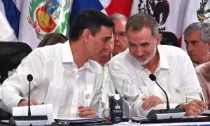 Pedro Sánchez y el rey Felipe VI, en la Cumbre Iberoamericana celebrada en Santo Domingo.