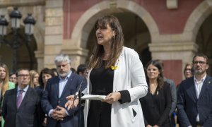 La presidenta de Junts y expresidenta del Parlament, Laura Borràs, ofrece declaraciones a los medios ante el Parlament tras ser condenada a cuatro años y medio de cárcel y trece de inhabilitación por el Tribunal Superior de Justicia Catalán, a 30 de marzo