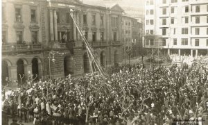 Los bomberos cambian el nombre a la plaza de Eibar