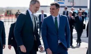 13/03/2023.- Felipe VI y el presidente del Gobierno, Pedro Sánchez, durante un acto conmemorativo. A. Pérez Meca / Europa Press