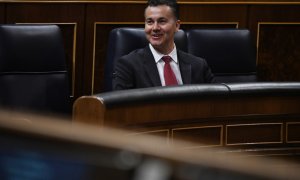 El ministro de Industria, Comercio y Turismo, Héctor Gómez, durante una sesión plenaria en el Congreso de los Diputados, a 28 de marzo de 2023, en Madrid.