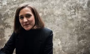 La directora de cine y nominada de los XV Premis Gaudí Carla Simón posa en la Antigua Fábrica Damm, a 11 de enero de 2023, en Barcelona.