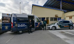 Imagen de una unidad móvil de fronteras en Ceuta (España).