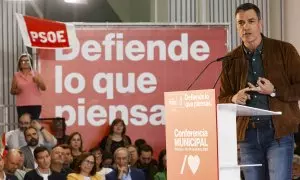 16/04/2023.- El secretario general del PSOE y presidente del Gobierno, Pedro Sánchez, interviene en la jornada de clausura de la Conferencia Municipal del PSOE, este domingo en Valencia. EFE/Kai Forsterling