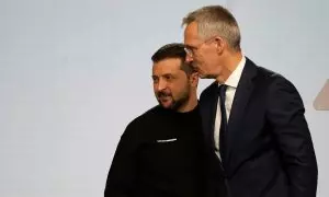 El secretario general de la OTAN, Jens Stoltenberg, junto al presidente de Ucrania, Volodímir Zelenski, durante su visita oficial a Kiev, el 20 de abril de 2023