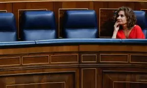 La ministra de Hacienda, María Jesús Montero, durante un Pleno en el Congreso de los Diputados en Madrid. EFE/ Javier Lizón