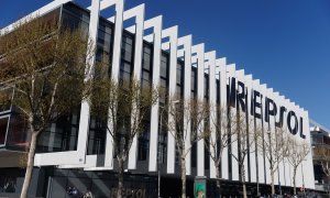 Fachada de la sede de Repsol en Madrid. E.P./Eduardo Parra