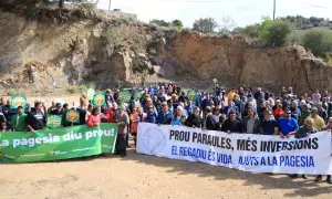 Unes 200 persones s'han concentrat a Riudecanyes per exigir inversions i ajudes per la pagesia en el context de sequera.