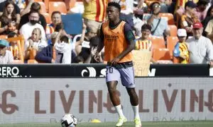 El futbolista del Real Madrid Vinicius Jr, en la previa del partido contra el Valencia CF, a 23 de mayo de 2023.