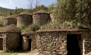 Les tines de pedra seca que queden al Bages