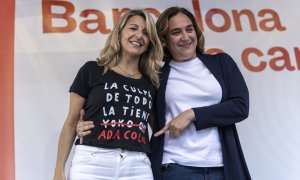 La vicepresidenta segunda y ministra de Trabajo, Yolanda Díaz, y la alcaldesa de Barcelona y candidata de BComú a la reelección, Ada Colau.