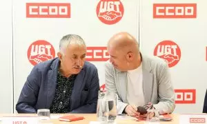 Los secretarios generales de CCOO y UGT, Unai Sordo (d) y Pepe Álvarez (i), durante una reunión previa a la rueda de prensa celebrada este miércoles 7 de junio.