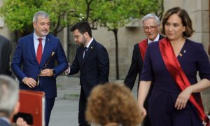 El presidente de la Generalitat, Pere Aragonès, recibe al nuevo alcalde de Barcelona, Jaume Collboni, del PSC, y a los nuevos concejales, entre ellos, Xabier Trías (JUnts) y Ada Colau (En Comú Podem). E.P./ Alberto Paredes