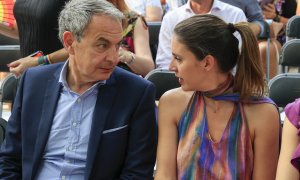 La ministra de Igualdad, Irene Montero, y el expresidente del Gobierno, José Luis Rodríguez Zapatero, en la entrega de los reconocimientos Arcoíris, a 27 de junio de 2023 en el Real Jardín Botánico de Madrid