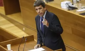 El presidente del PPCV, Carlos Mazón, interviene durante el pleno de investidura en las Corts Valencianes, a 13 de julio de 2023, en Valencia, Comunidad Valenciana (España). Mazón dimitió ayer, 12 de julio, como presidente de la Diputación de Alicante par