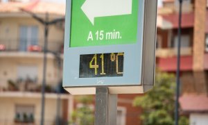 11/07/2023 - Un termómetro situado en el cruce de la Calle Hellín con la Avenida de España marca 41º C, a 11 de julio de 2023, en Albacete, Castilla-La Mancha.