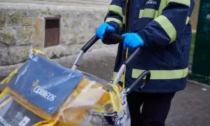 Imagen de archivo de una cartera en Pamplona, a 1 de abril de 2020.