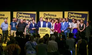 Rufián amb la resta de dirigents d'ERC aquesta nit electoral.