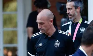 El presidente de la RFEF, Luis Rubiales, durante el recibimiento del presidente en funciones del Gobierno, Pedro Sánchez, a la selección de fútbol femenina, a 22 de agosto de 2023.