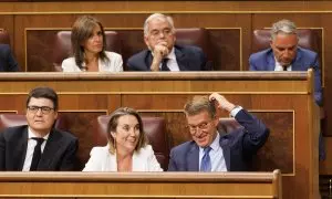 El presidente del Partido Popular, Alberto Núñez Feijóo, y la secretaria general de la formación, Cuca Gamarra, durante la Sesión Constitutiva de la XV Legislatura en el Congreso de los Diputados, a 17 de agosto de 2023, en Madrid