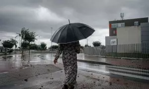 Una mujer camina bajo la lluvia, a 2 de septiembre de 2023, en Castellón, Comunidad Valenciana (España).