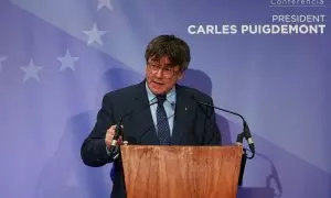 El líder separatista catalán Carles Puigdemont habla durante una conferencia de prensa en Bruselas, Bélgica, el 5 de septiembre de 2023.