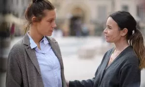 Adèle Exarchopoulos interpreta a una víctima de agresion sexual y Elodie Bouchez, a una voluntaria del sistema (La Aventura Audiovisual)