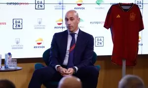 Luis Rubiales asiste durante los Desayunos Deportivos Europa Press de Luis Rubiales, Presidente de la RFEF, celebrados en Castellana 81 el 14 de febrero de 2023, en Madrid, España.