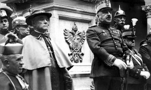 El general Miguel Primo de Rivera da un discurso en la Academia Militar de Infantería de Toledo.