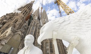 Les escultures de l’àguila i l'àngel que coronaran les torres dels Evangelistes Joan i Mateu de la basílica de la Sagrada Família