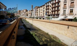 Vista del río Queiles a su paso por la localidad de Tarazona, a 25 de septiembre de 2023