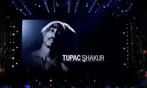 Homenaje al rapero Tupac Shakur en el Rock & Roll Hall of Fame. Imagen de Archivo.