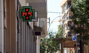 Un termòmetre marca 34 graus de temperatura a Móra d'Ebre, en una imatge d'arxiu