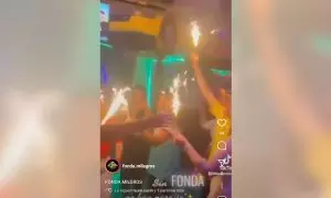 Bengalas en un vídeo de Fonda Milagros