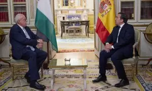 El ministro de Exteriores de Palestina, Riyad al-Maliki, junto al ministro de Exteriores del Gobierno de España, José Manuel Albares, en un encuentro celebrado en abril.