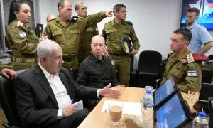 El primer ministro israelí, Benjamín Netanyahu, reunido con su gabinete militar tras el ataque a gran escala de Hamás el pasado sábado.