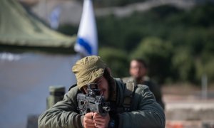 Soldado israel en la frontera con Líbano