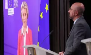 La Presidenta de la Comisión Europea, Ursula von der Leyen, y el Presidente del Consejo Europeo, Charles Michel tras la videoconferencia de los miembros del Consejo Europeo en Bruselas.