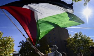 Manifestación en solidaridad con Palestina frente a la Embajada de los Estados Unidos en Madrid, a 18 de noviembre de 2023.- EFE/ Víctor Lerena