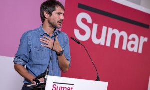 MADRID, 11/09/2023.- El portavoz de Sumar, Ernest Urtasun, ofrece una rueda de prensa este lunes en Madrid. EFE/ Daniel González