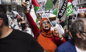 Varias personas con banderas y carteles, durante una manifestación por la libertad del Pueblo Saharaui, en la Gran Vía, a 19 de junio de 2021, en Madrid Alejandro Martínez Vélez / Europa Press