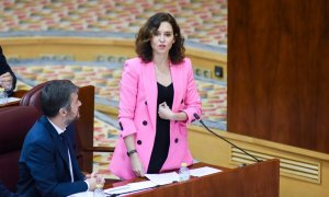 El consejero de Presidencia, Miguel Ángel García, y la presidenta de la Comunidad de Madrid, Isabel Díaz Ayuso, en el pleno de la Asamblea de Madrid de este 16 de noviembre. Gustavo Valiente / EUROPA PRESS.