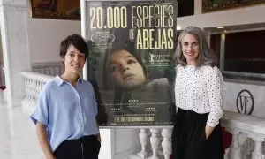 La directora Estibaliz Urresola y la productora, Lara Izagirre con motivo de la proyección de la película '20.000 especies de abejas', en San Sebastián, a 20 de abril de 2023.