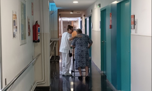 Interior de la residència de gent gran Feixa Llarga de l'Hospitalet de Llobregat