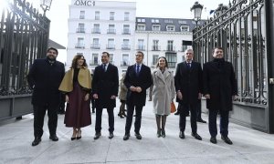 El presidente del Partido Popular, Alberto Núñez Feijóo; la secretaria general del PP, junto a los principales líderes del PP, a su llegada al acto de homenaje a la Constitución, en el Congreso de los Diputados, a 6 de diciembre de 2023.