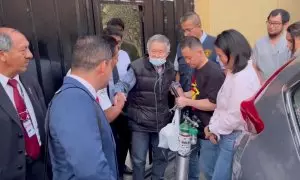 El expresidente de Perú Alberto Fujimori tras ser liberado de la cárcel en Lima, a 7 de diciembre de 2023.