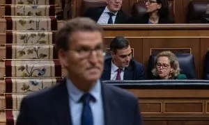 El presidente del Partido Popular, Alberto Núñez Feijóo, durante la primera sesión del debate de investidura de Pedro Sánchez como presidente de Gobierno, en el Congreso de los Diputados, a 15 de noviembre