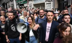 El candidato de Podemos a la Alcaldía de Madrid, Roberto Sotomayor, y la candidata a la Presidencia de la Comunidad de Madrid, Alejandra Jacinto, en Madrid, a 25 de mayo de 2023.