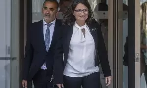 La exvicepresidenta, exportavoz y exconsellera de Igualdad y Políticas, Mónica Oltra y su abogado Miguel Ferrer, a su salida de un juicio en la Ciudad de la Justicia de València, a 19 de septiembre de 2022.